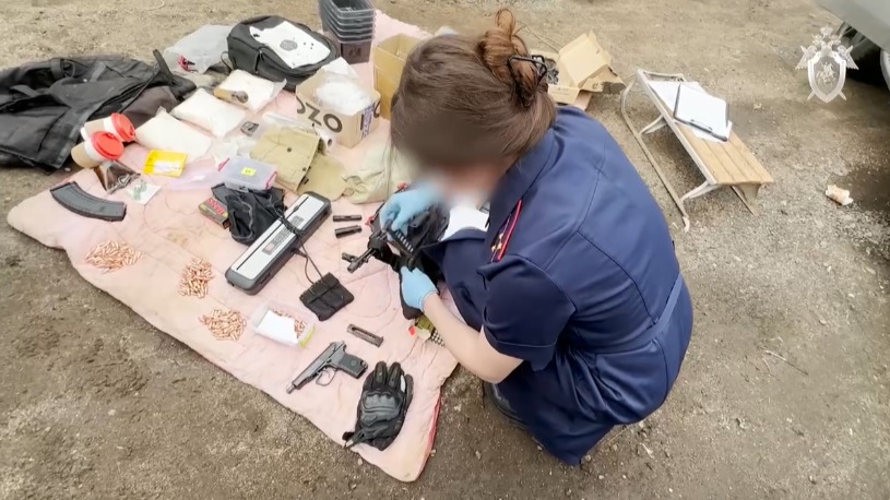 Оружие и взрывчатку нашли в гараже предполагаемого убийцы полицейского