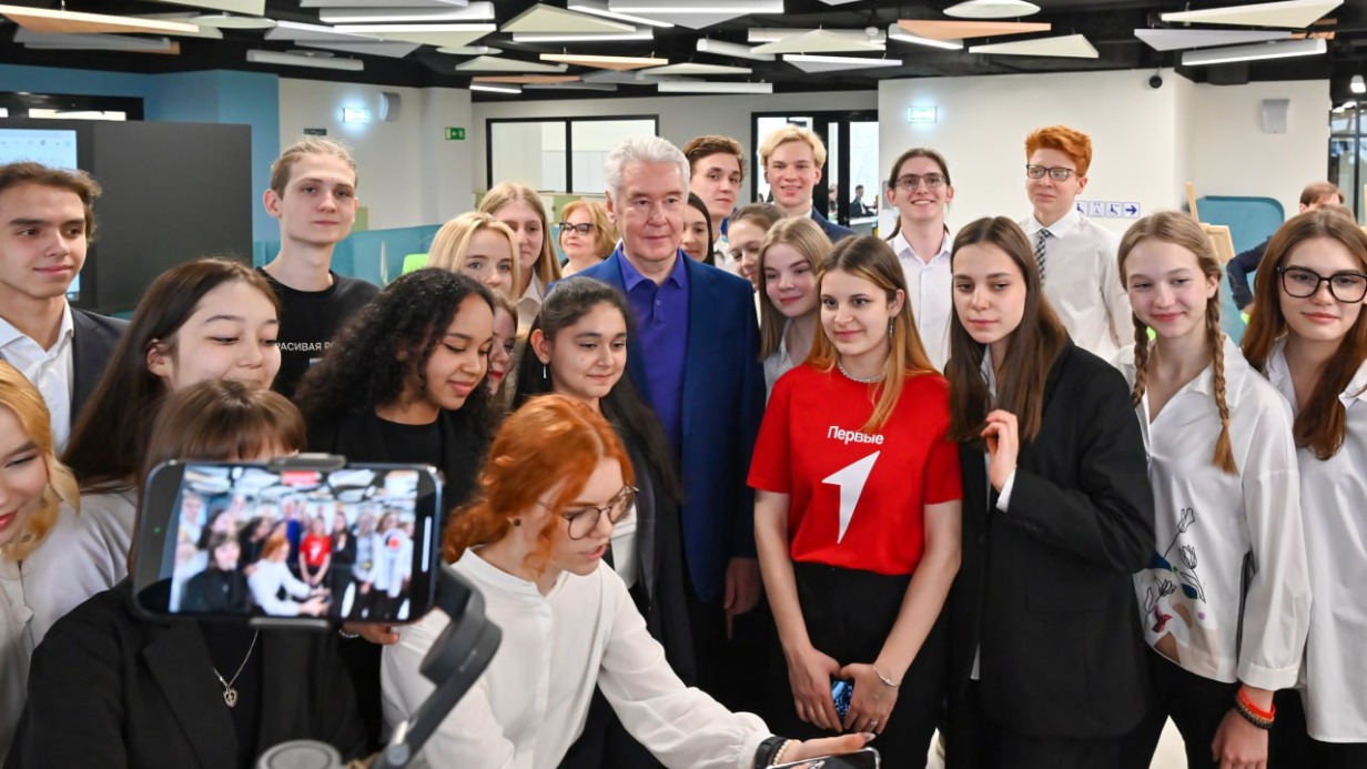 Собянин открыл новую школу в районе Ховрино