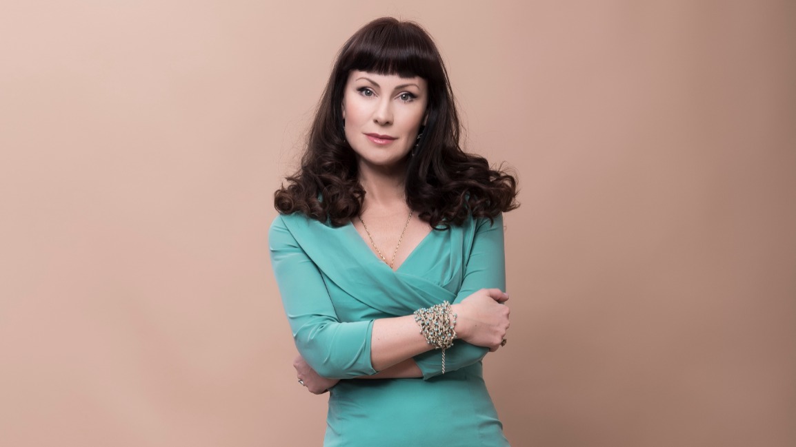 «Я по жизни сумасшедшая мама»: актриса Нонна Гришаева называет артистов своими детьми