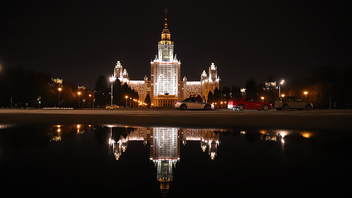 Уличное освещение и подсветку в Москве перевели на зимний режим работы