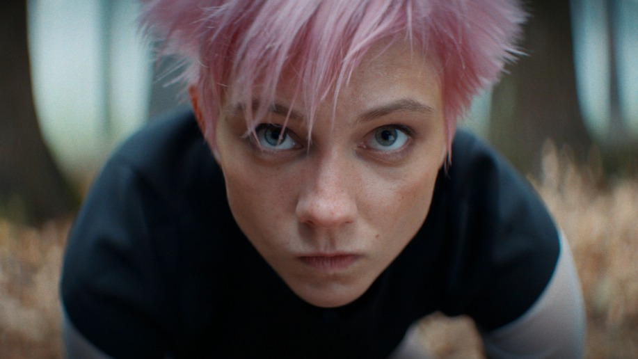 Актриса Дарья Верещагина исполнила роль Алисы Селезневой в ленте «Сто лет тому вперед» 