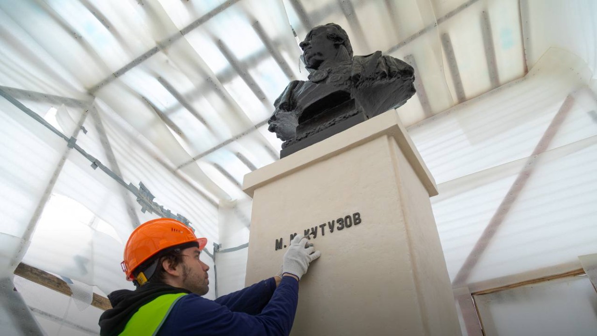 Собянин: В Петровском парке отреставрируют монументы Жуковскому и Циолковскому