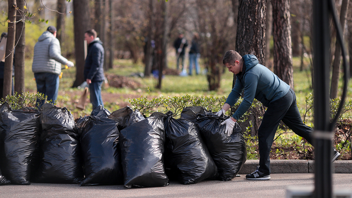 Субботник по правилам: пять шагов к безопасной уборке