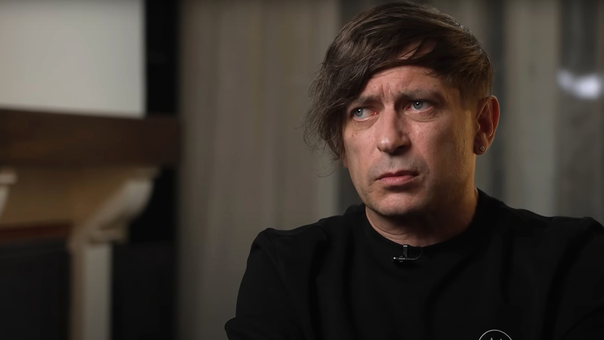 Shot: Лева* из «Би-2» использовал второе имя для ведения бизнеса в РФ