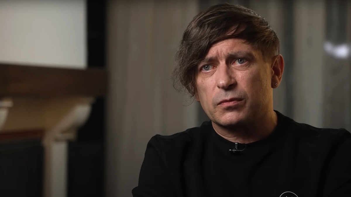 Лидер «Би-2» соврал о продаже своей квартиры в Москве 