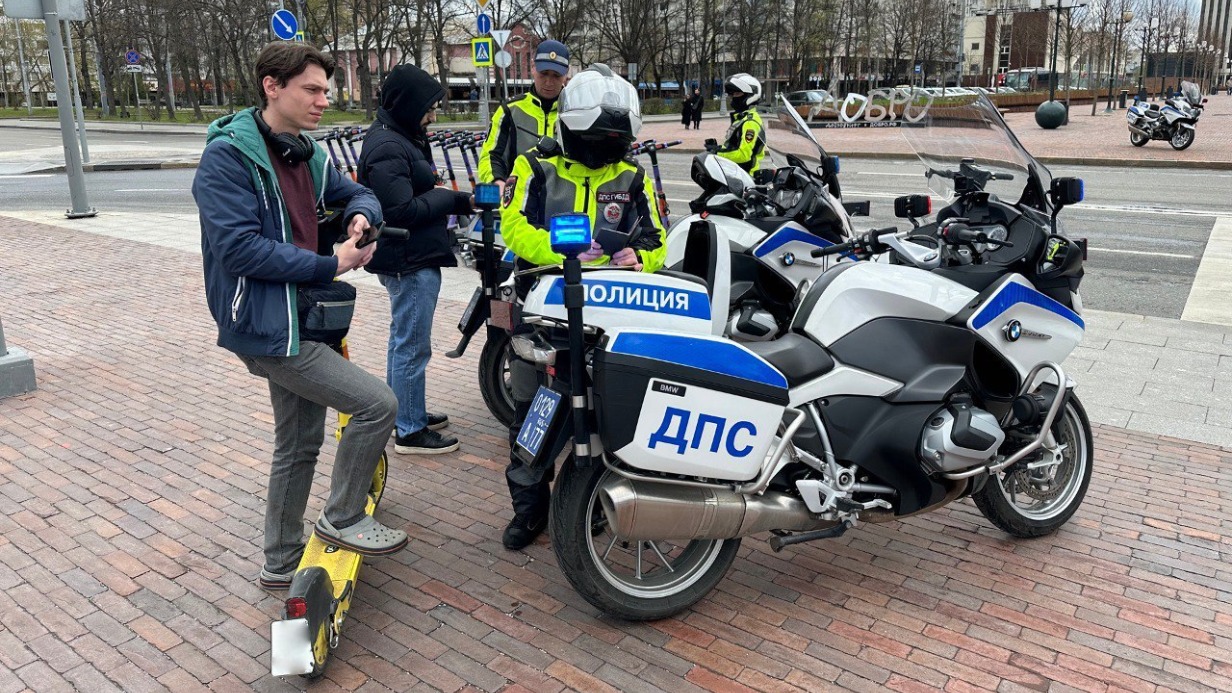 Водители СИМ в Москве нарушили ПДД более 7 тысяч раз за три дня