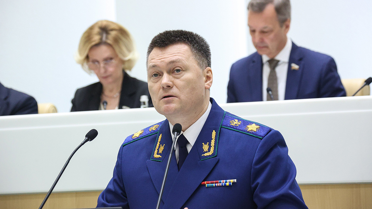 Краснов: Провокаторы призывают отбирать оружие у военных и полиции