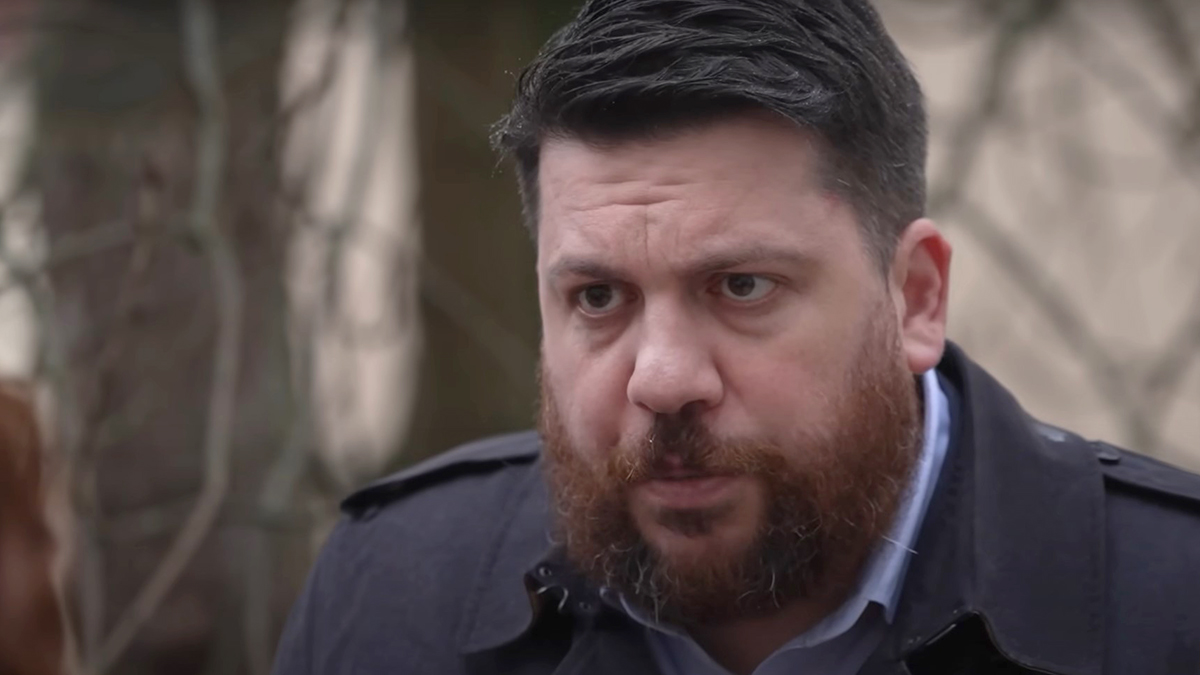 Отца Леонида Волкова* задержали в Екатеринбурге за финансирование ФБК**