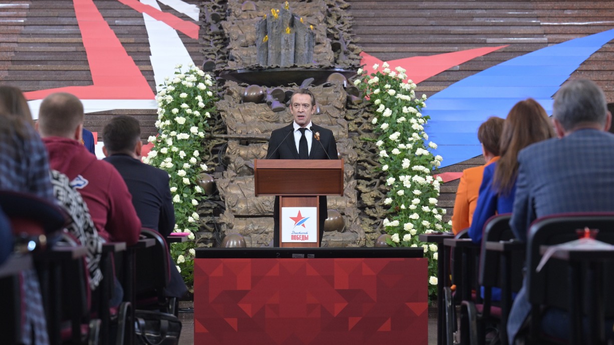 Народный артист России Владимир Машков обращается к участникам Международной просветительско-патриотической акции «Диктант Победы» на ее главной площадке — в Музее Победы на Поклонной горе