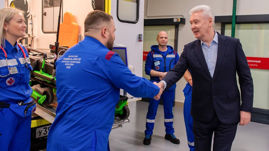 Собянин поздравил работников скорой помощи с профессиональным праздником