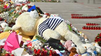 Возле «Крокус Сити Холл» убрали стихийный мемориал