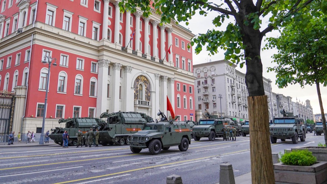 Движение транспорта изменится в Москве 2 мая из-за репетиции парада Победы