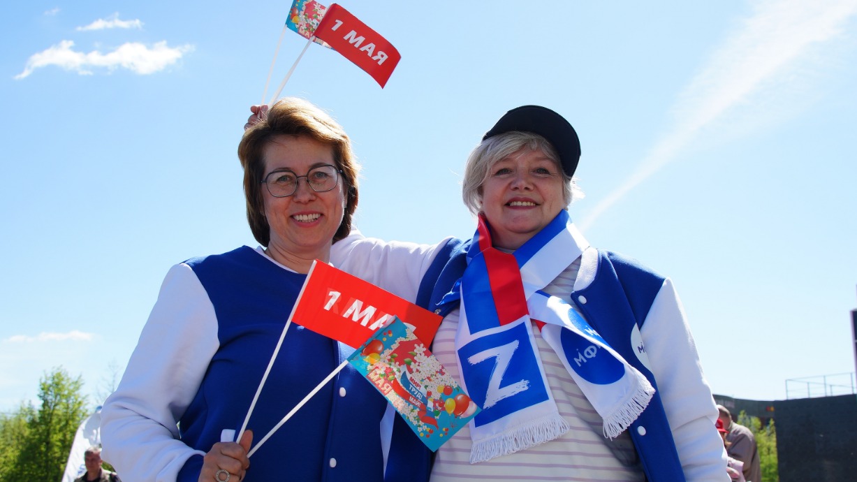 Руководитель Управления по координации деятельности профсоюзов в административных округах Департамента организационной работы Наталья Павлова (слева) и председатель окружного совета МФП ЗАО Наталья Кондрушина