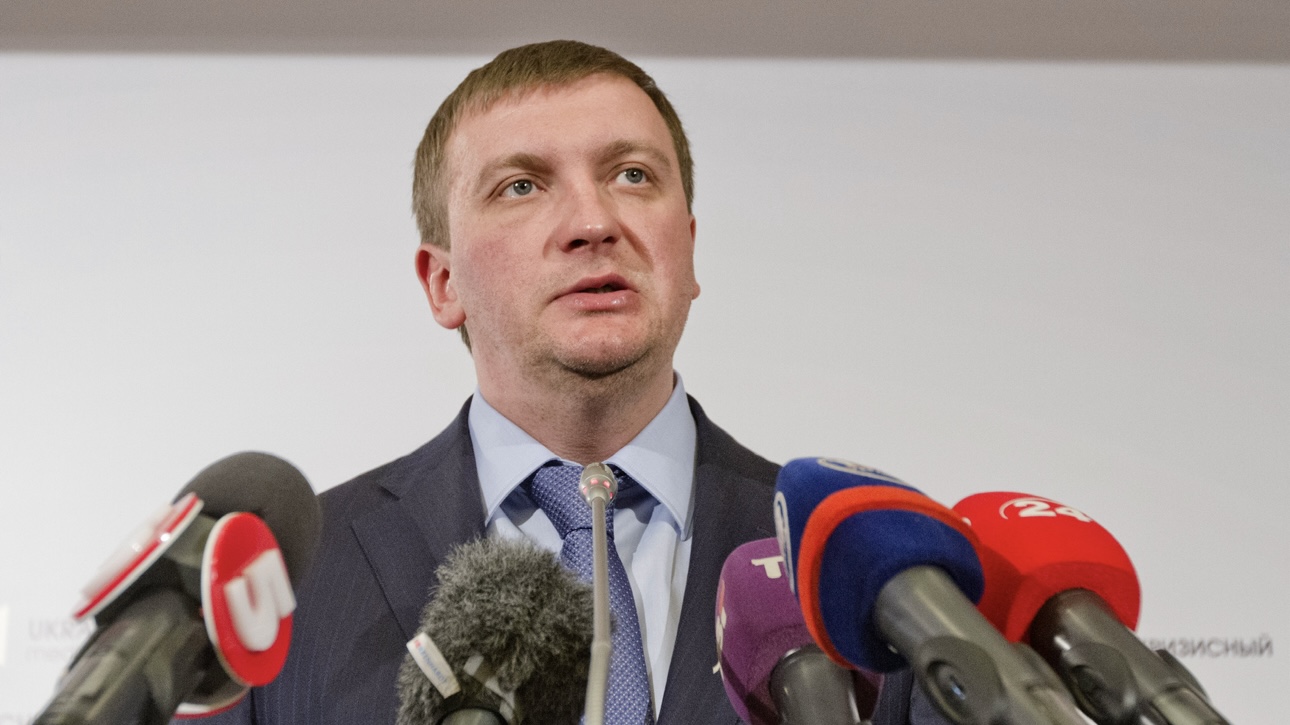 Экс-министр юстиции Украины и бывший член СНБО Петренко объявлен в розыск