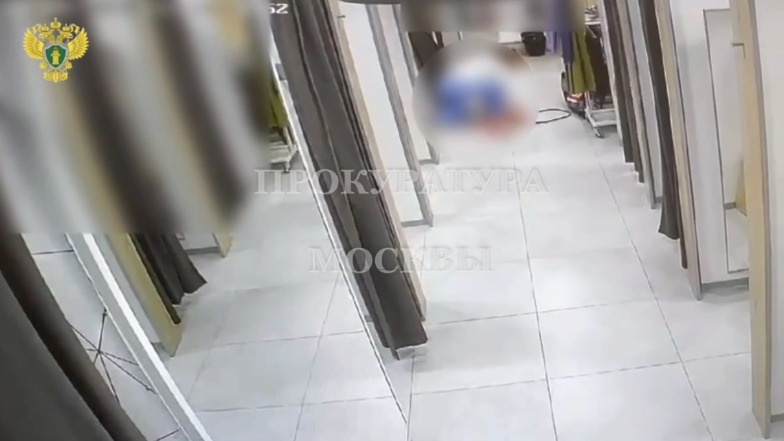 Суд арестовал москвича, попытавшегося зарезать экс-супругу в примерочной ТЦ