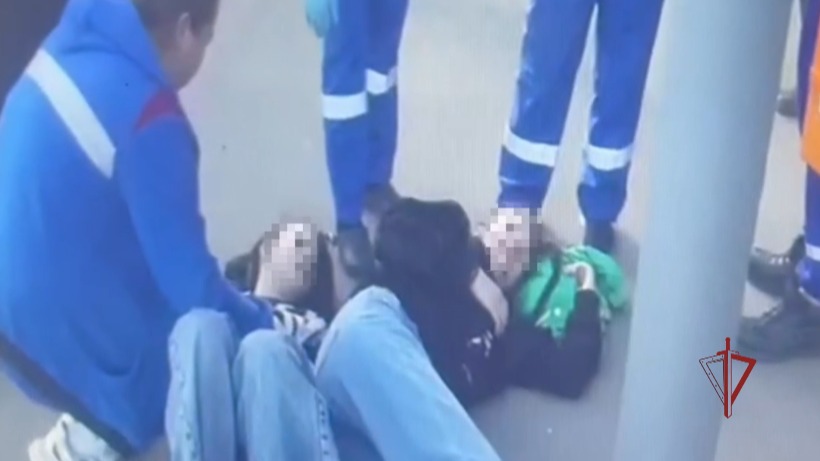 Две школьницы на электросамокатах влетели в столб на юге Москвы