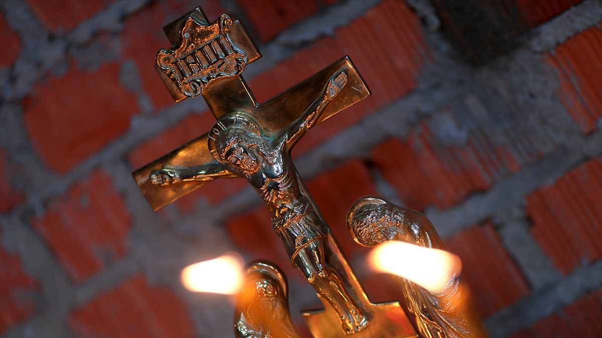 Священники РПЦ рассказали, как не стать жертвой темных сил при посещении церкви