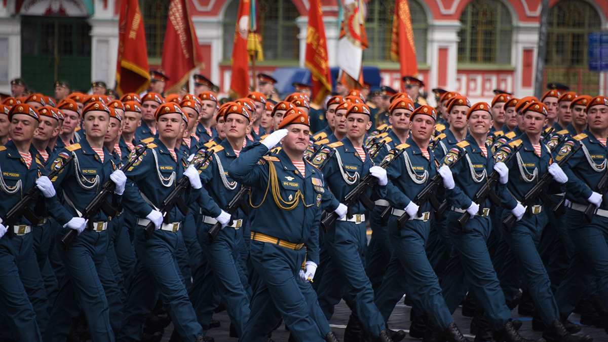 Хакеры взломали украинские телеканалы для трансляции парада Победы