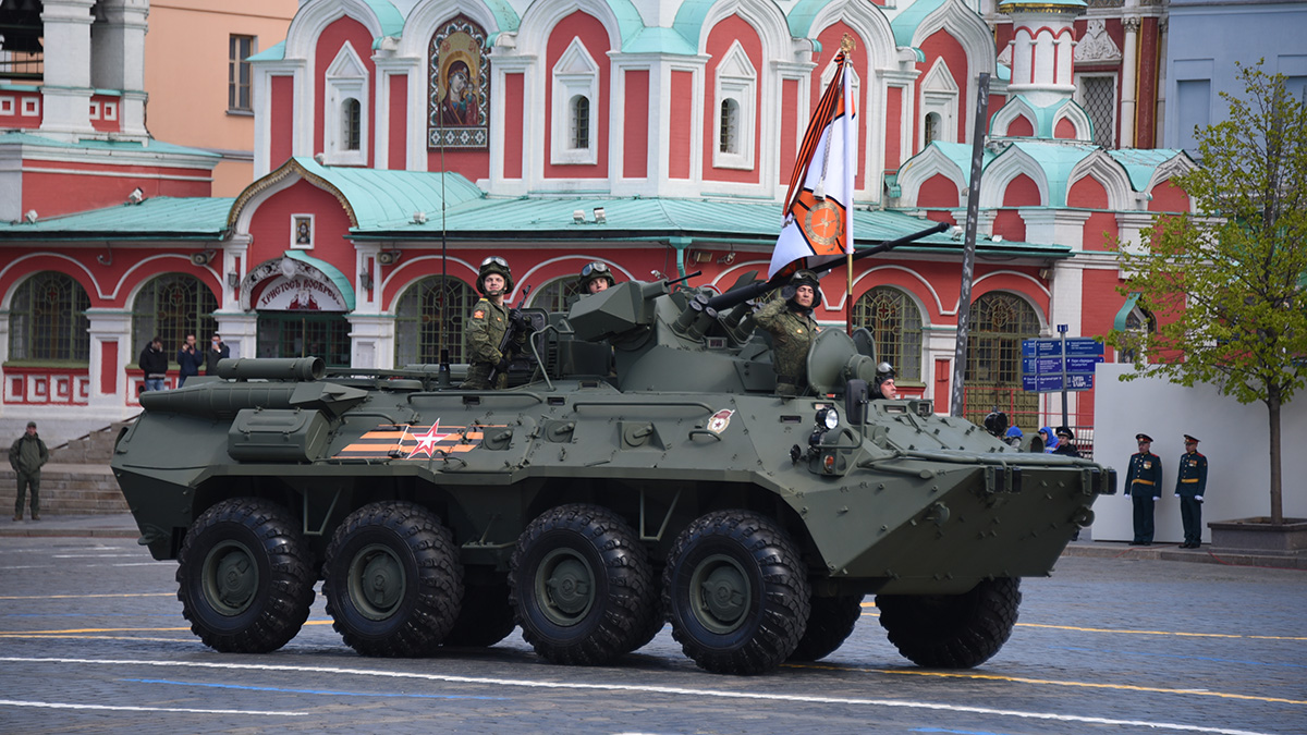 Москвичам напомнили о перекрытиях ряда улиц и набережных 9 мая