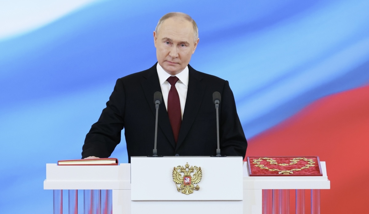 Путин официально вступил в должность президента России и принес присягу народу