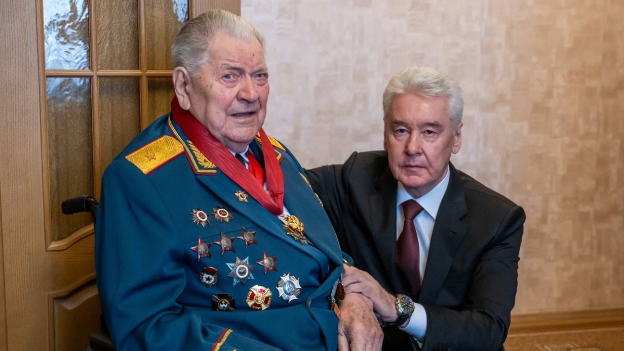 Собянин вручил ветерану ВОВ орден «За заслуги перед Отечеством» II степени
