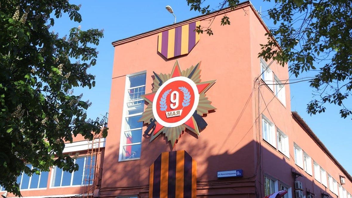 Специалисты украсили фасад старейшего электродепо Москвы «Северное»