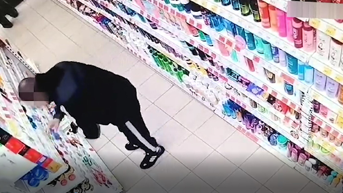 Мужчина попытался украсть духи в магазине на юго-западе Москвы