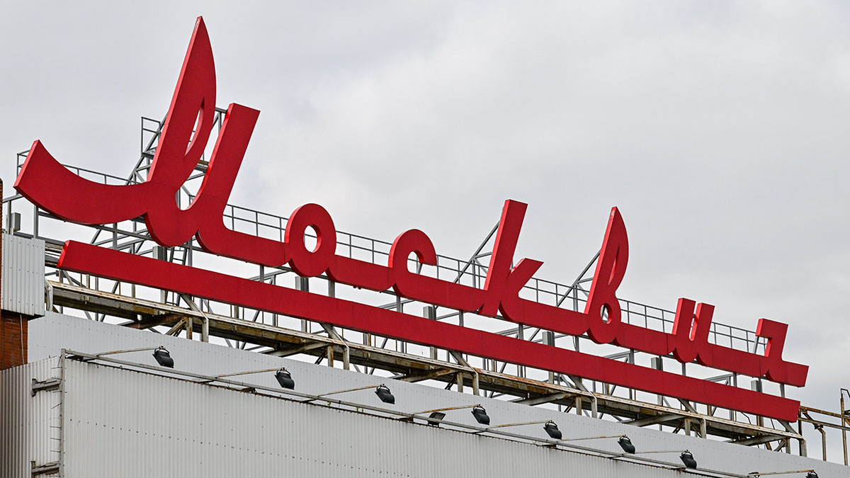 «Москвич» опроверг данные о приостановке производства электромобилей в 2024 году