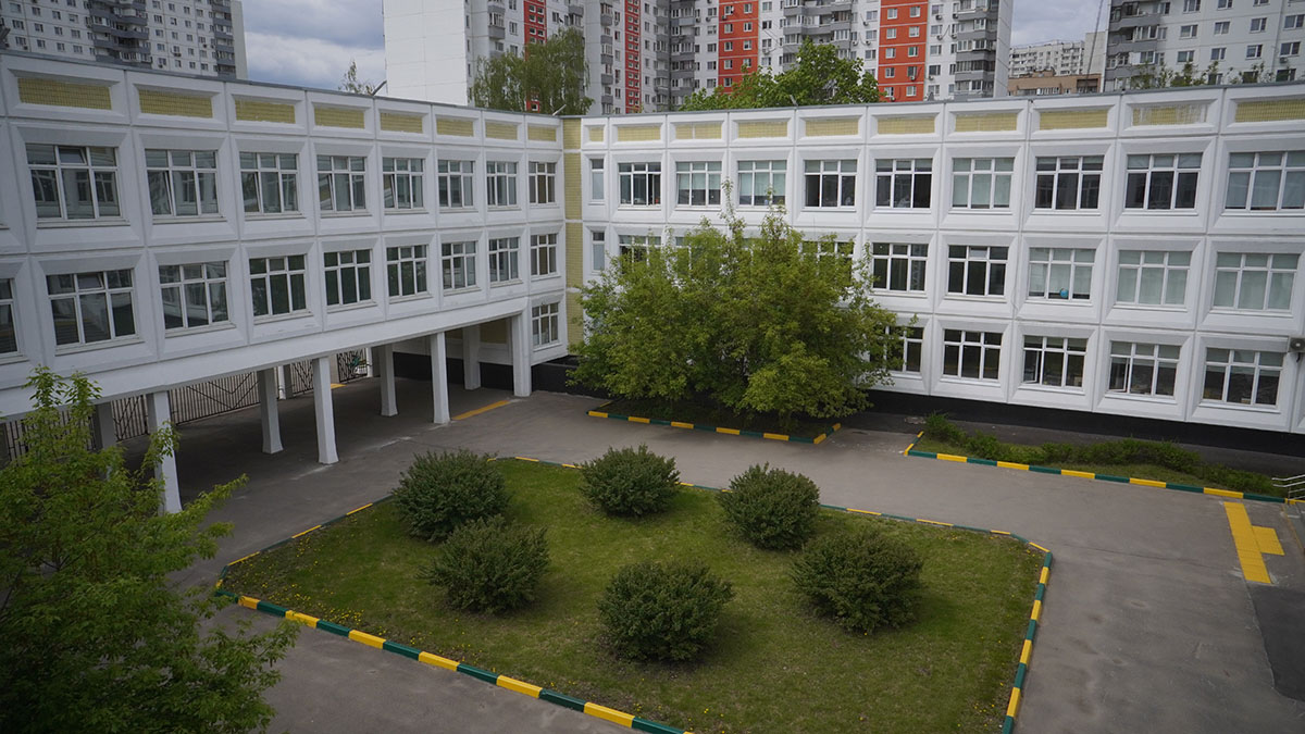 Тайный сын Андрея Малахова пошел в первый класс в особенную школу