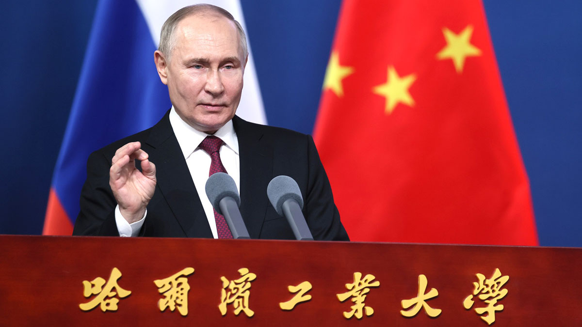 «Скоро уедем»: Путин извинился за неудобства перед жителями Харбина