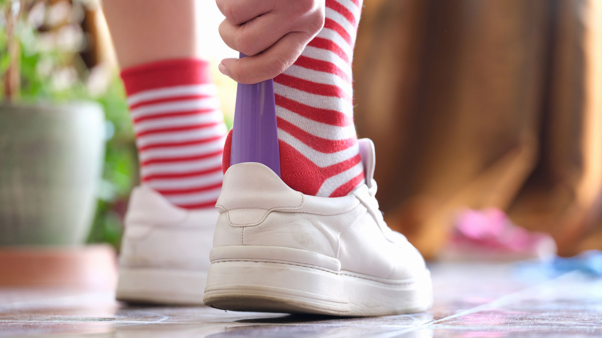 Какая обувь может привести к плоскостопию и невроме