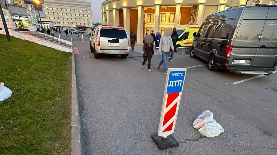Женщина на «Кадиллаке» задавила пенсионерку на парковке на северо-востоке Москвы