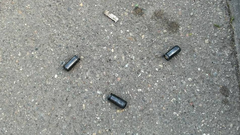 Группа лиц открыла стрельбу на Медынской улице