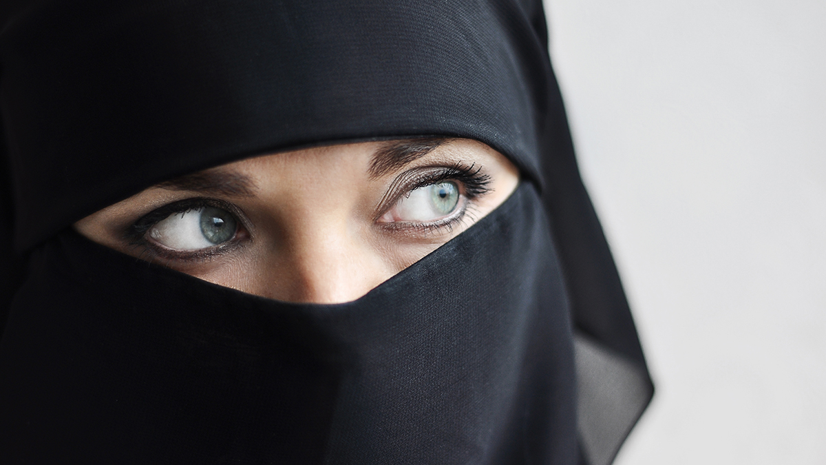 В Сети запустили опрос о запрете ношения никабов в России
