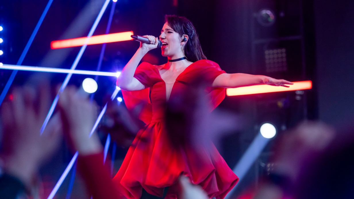 Мечтаю, чтобы мама не работала: интервью с победительницей «Новой фабрики звезд» Марией Гордеевой