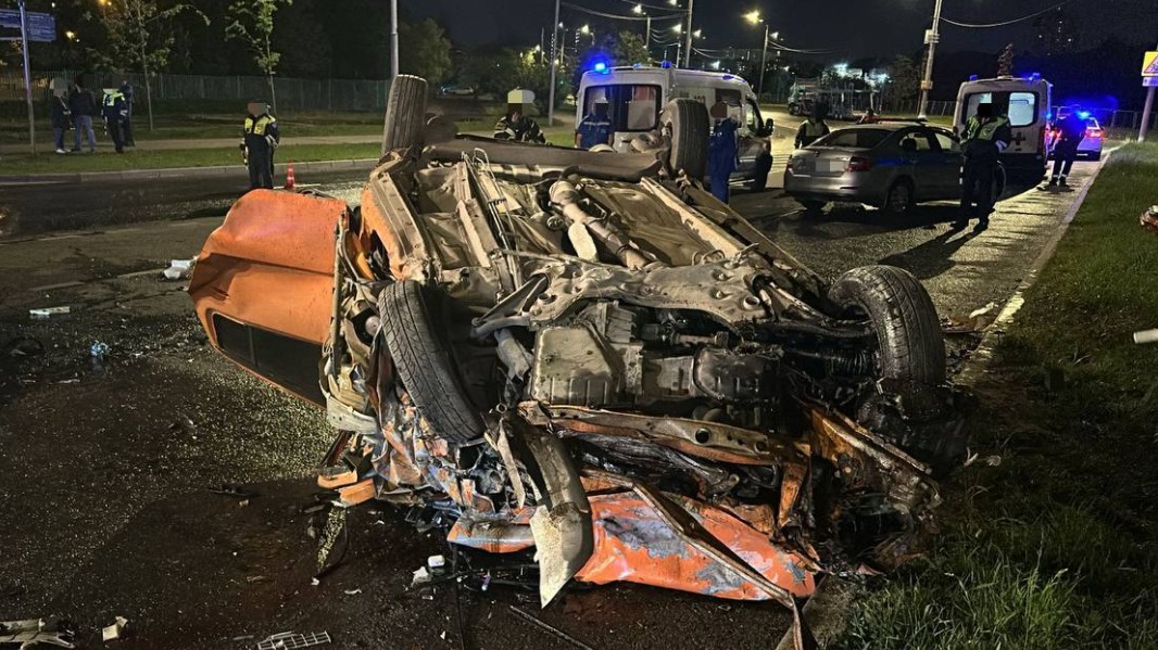 Три человека погибли после лобового столкновения двух автомобилей в ЮВАО