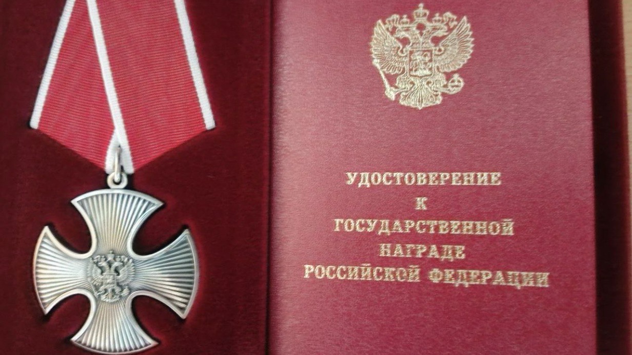 Мэра Большого Камня Абушаева наградили орденом Мужества в зоне спецоперации