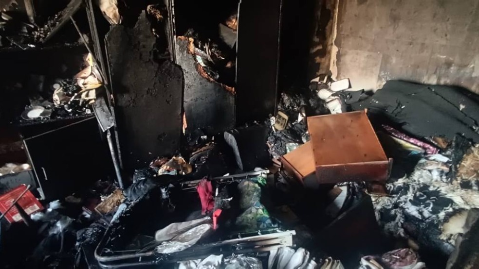 Прокуратура контролирует расследование пожара в квартире на севере Москвы