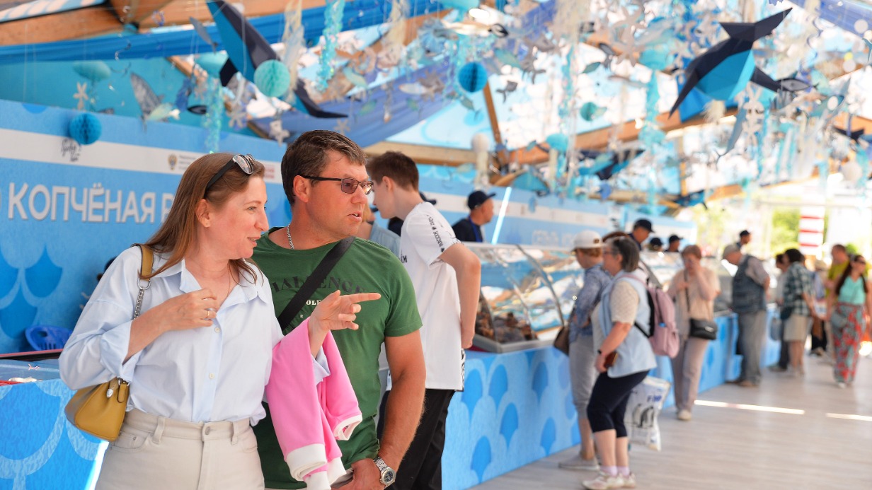 Более 22 тонн рыбы и морепродуктов приобрели на столичном фестивале за первые дни