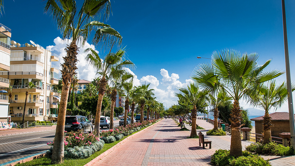 Эксперт Гажиенко назвал пять бюджетных зарубежных направлений на осень
