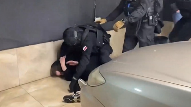 Мошенник занял и похитил у знакомого 49 миллионов рублей