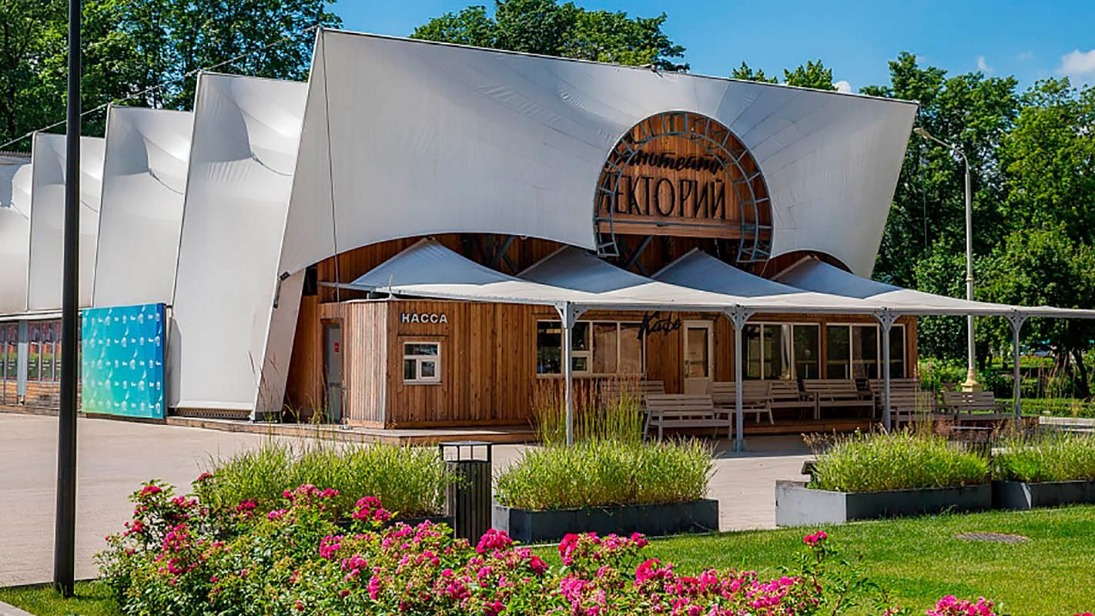 Москвичам рассказали о летней программе кинотеатра на ВДНХ