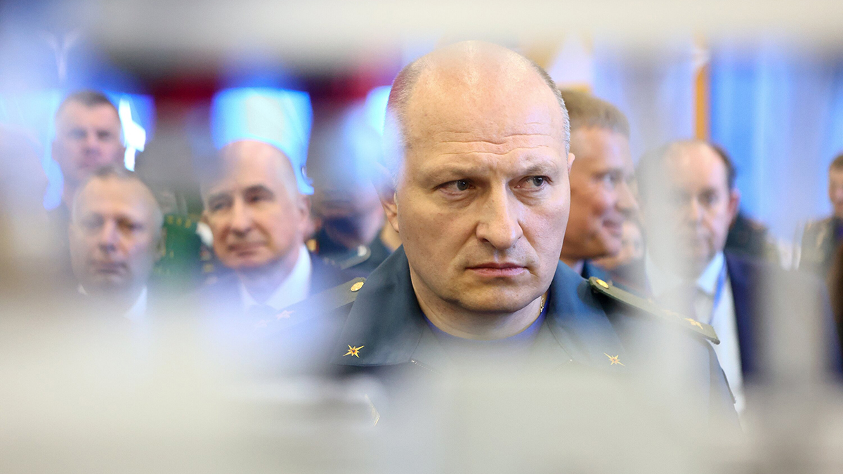 Куренков: До пяти тысяч срочников планируют направлять на службу в МЧС ежегодно