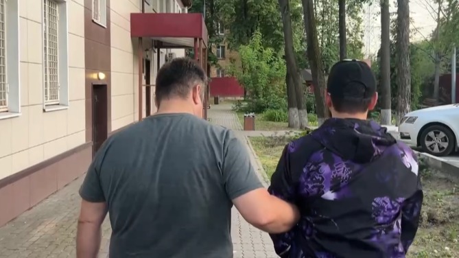 СК показал кадры допроса мужчины, дважды попытавшегося изнасиловать подростка