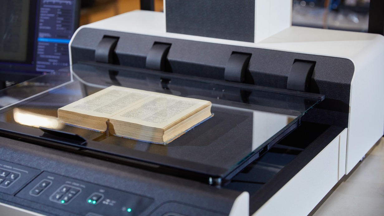 Московское предприятие оцифровало плакаты советского и российского кино для культурной программы ПМЭФ