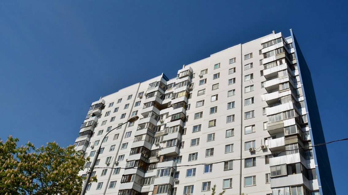 В Рязанском районе завершен капремонт дома 1982 года постройки 