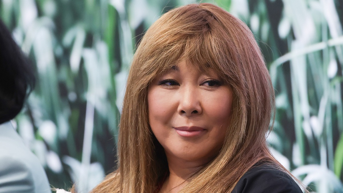 Shot: ФНС заблокировала счета фирмы по производству солений Аниты Цой