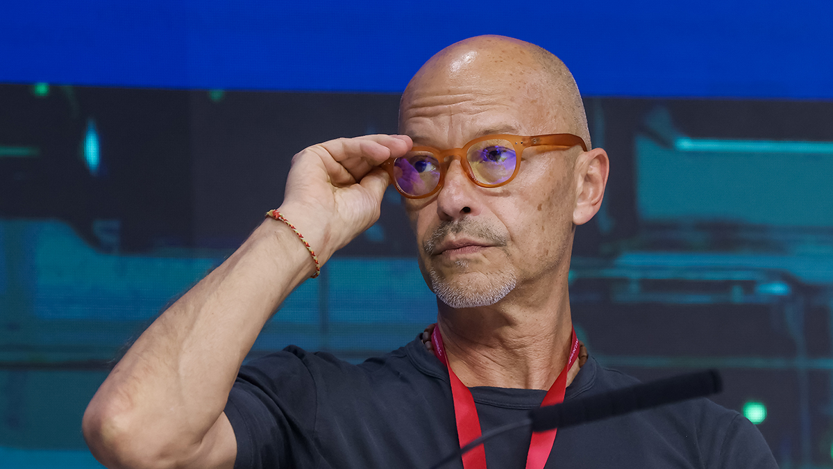 Бондарчук и команда сериала «Трудно быть богом» были в Иране перед атакой Израиля