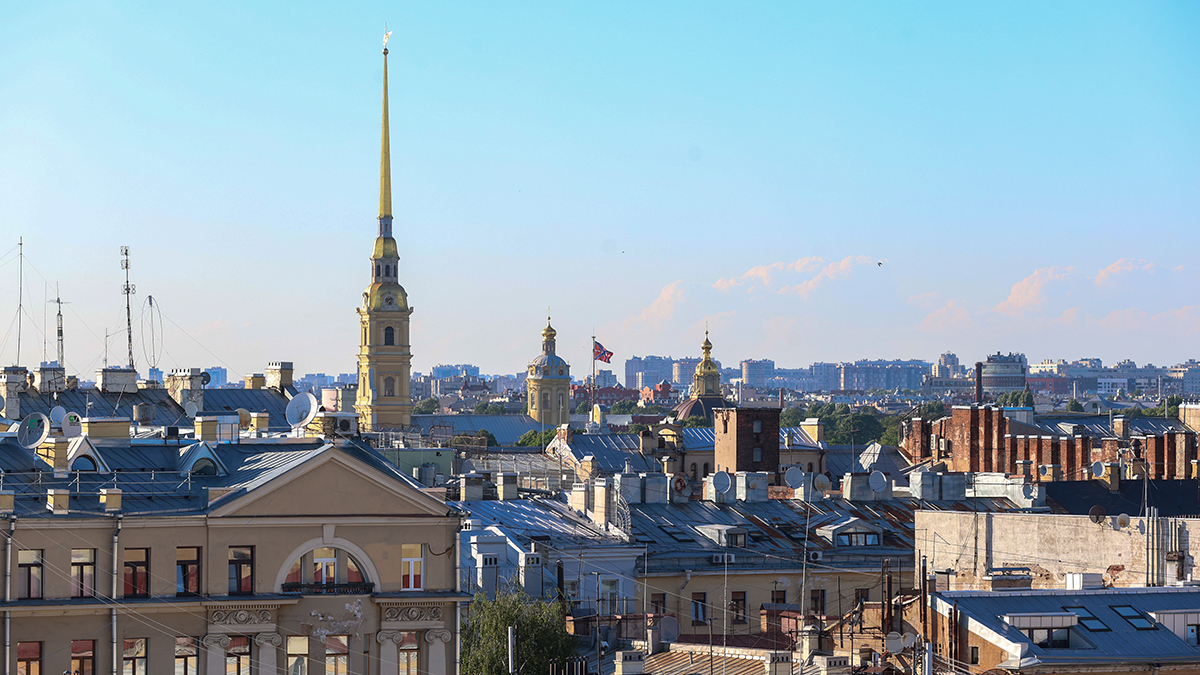 Памятник «Родина-мать» в сандалиях убрали в Санкт-Петербурге