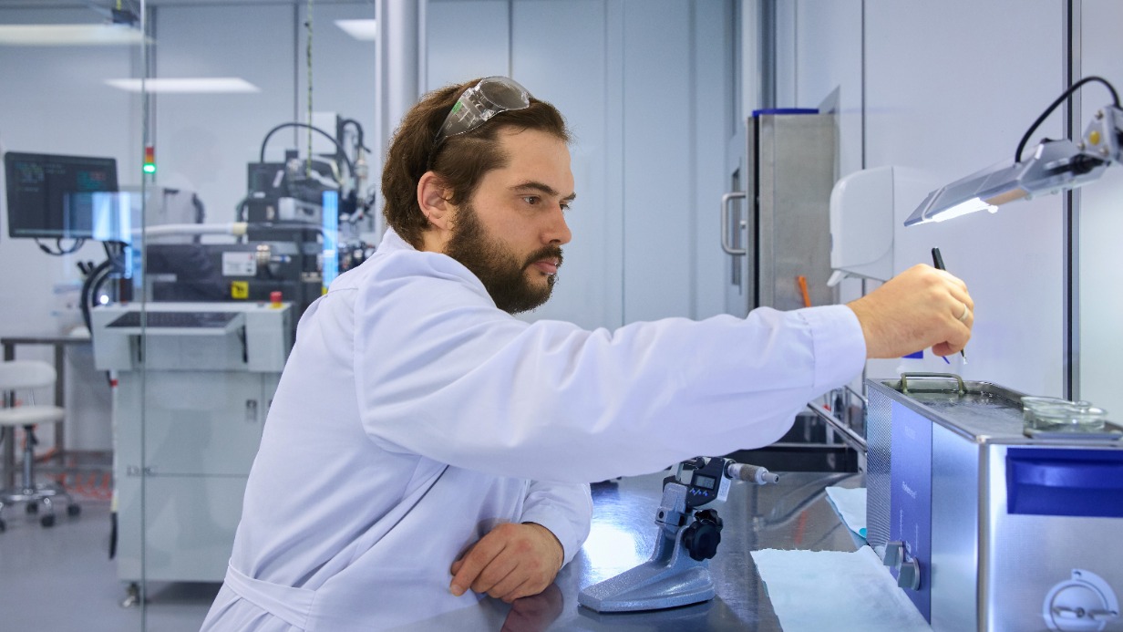 Очки и линзы: московские промышленники увеличивают объемы производства